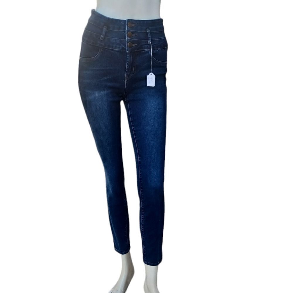 664142.....Refuge Skinny Jeans Size 6, W24" 27"Inseam 10"Rise