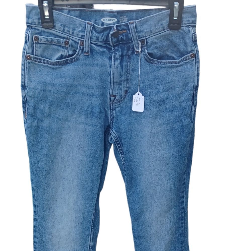 665242....Old Navy Straight leg Jeans Size 28X30, 9"Rise