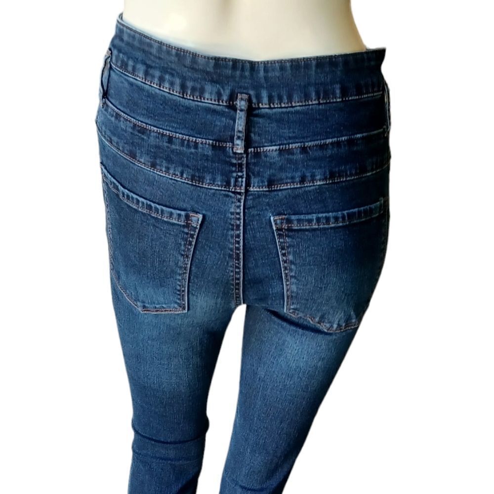 7003632....Refuge Skinny Jeans Size 4, W25" 27"Inseam  10"Rise