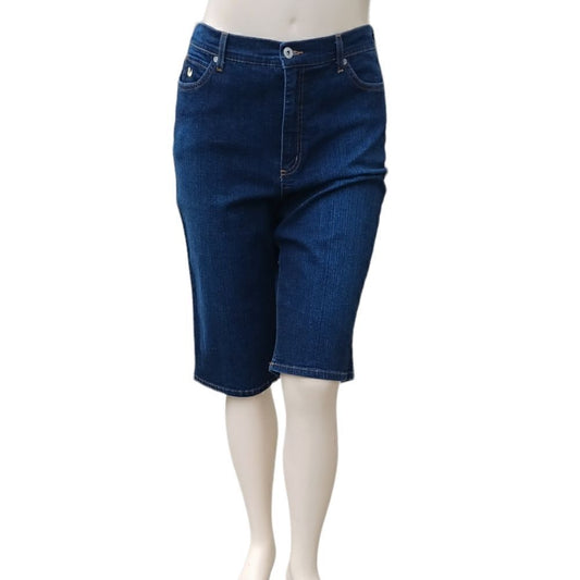 652820...Gloria Vanderbilt Shorts Size 38" Waist, 13"Inseam 12"Rise