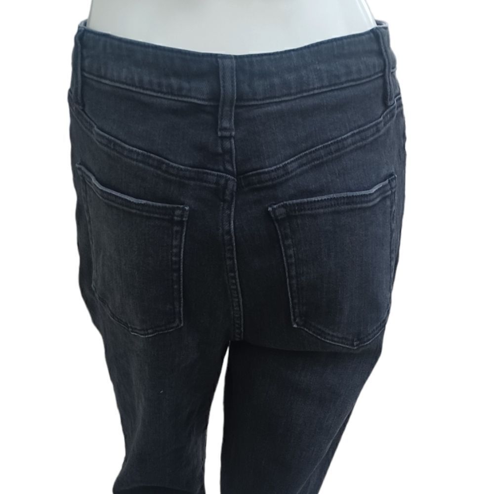 659841....Fashion Nova Straight leg Jeans Size 29, W27" 26"Inseam 11"Rise