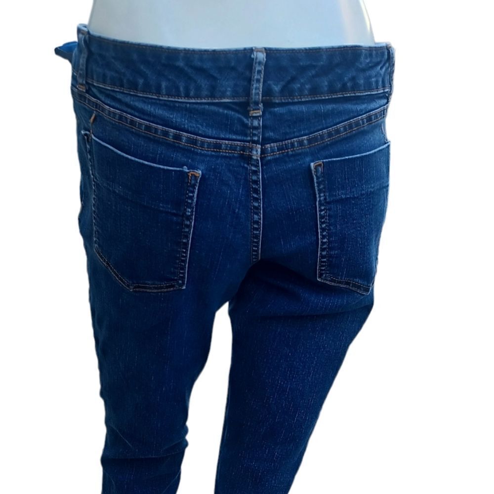 659141..Preowned Mossimo Skinny Crop Jeans Size 8, W30"  22"Inseam  7"Rise