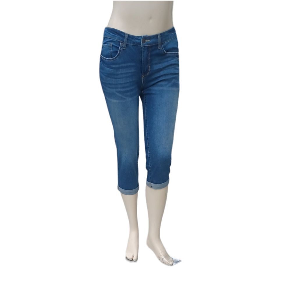 110222...Time and Tru Crop Jeans Size 14, W32" 19"Inseam  9"Rise