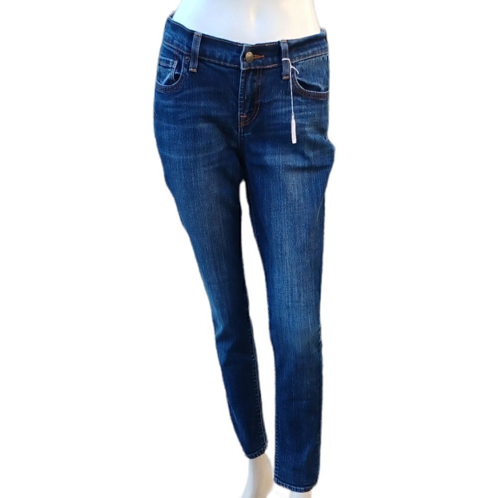 43019..Preowned Old Navy Sweetheart Jeans Size 2 Short,W26" 27"Inseam 8"Rise