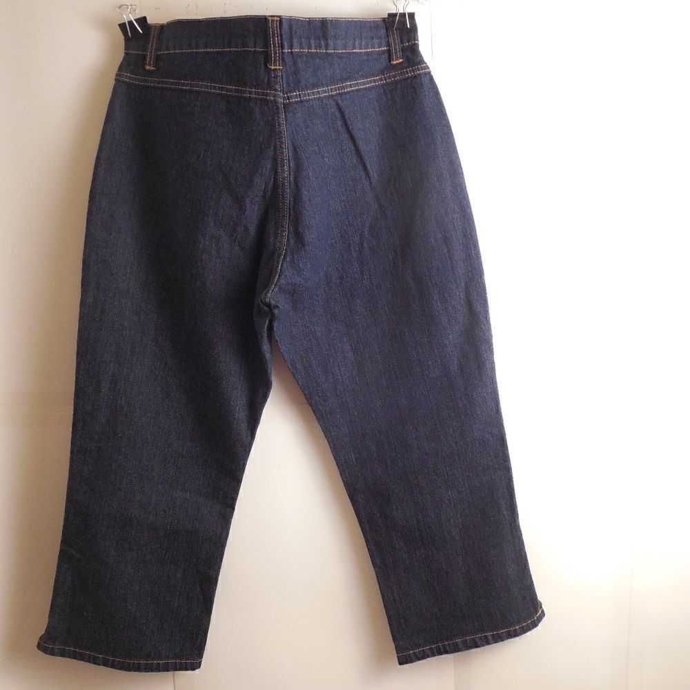 430516....Women's Crop Jeans Size 8