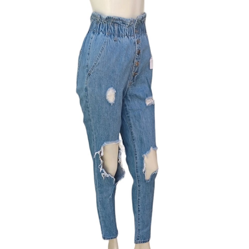 657734.....Forever21 Straight leg Jeans Size 24