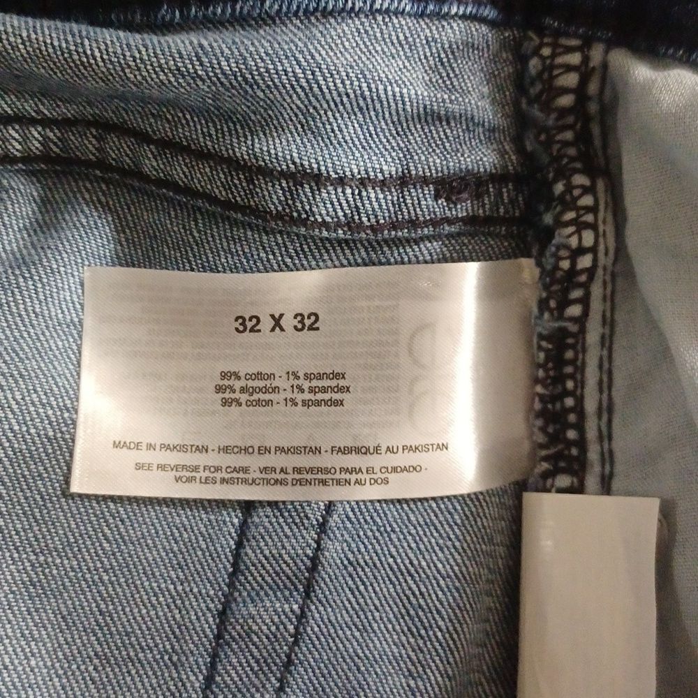 10201....Chaps Straight leg Jeans Size 32X32