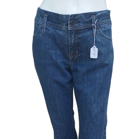413915..Women's Ultra Low Rise GAP Jeans Size 8, 30" Waist 29" Inseam 8" Rise