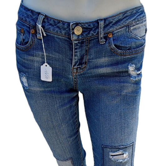43925...Aeropostale Skinny Jeans Size 4R, 28"W, 21" Inseam, 7"Rise