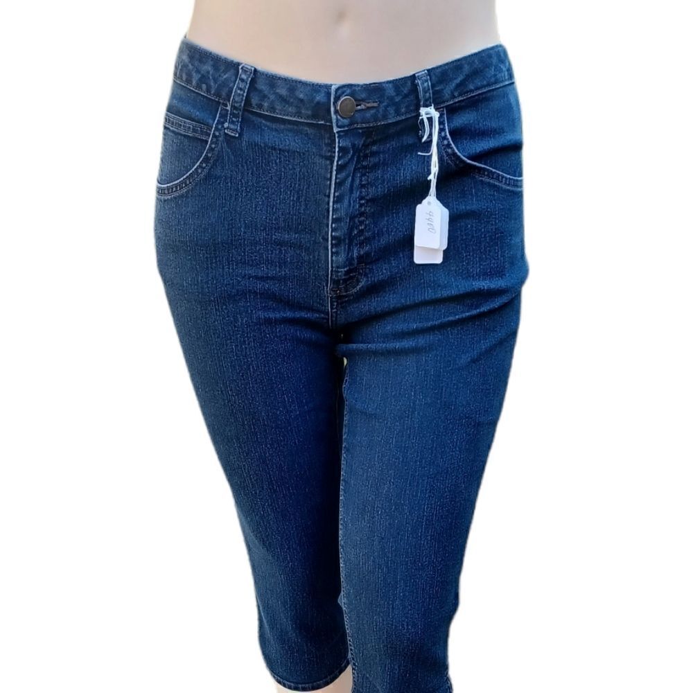 44001...Lee Riders Crop Jeans Size 38" Waist
