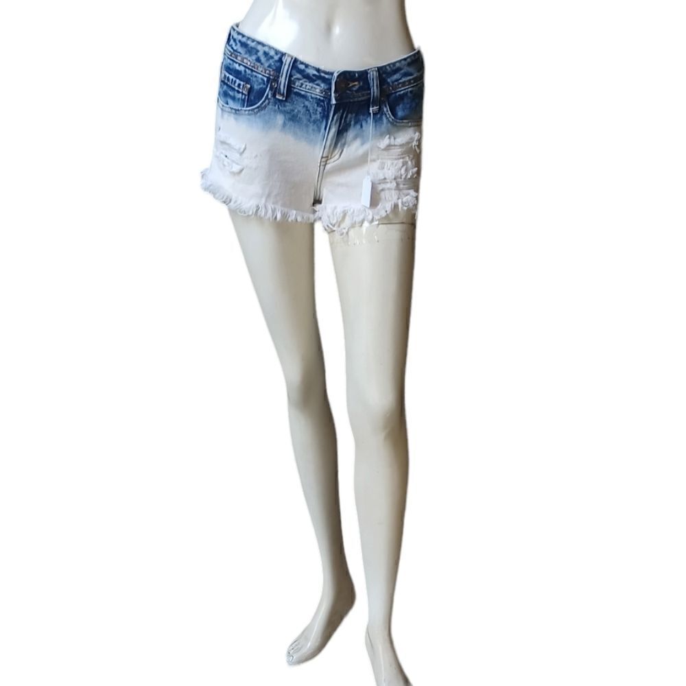 681148....Bullhead Co. Denim Low Rise Shorts Size 1, 26" Waist 2" Inseam