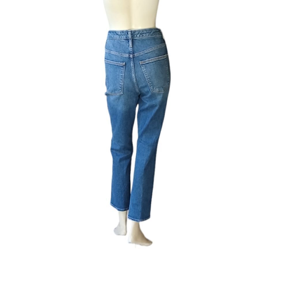 694940....Universal Thread Straight leg Jeans Size 8R, 28"W 26" Inseam 10" Rise