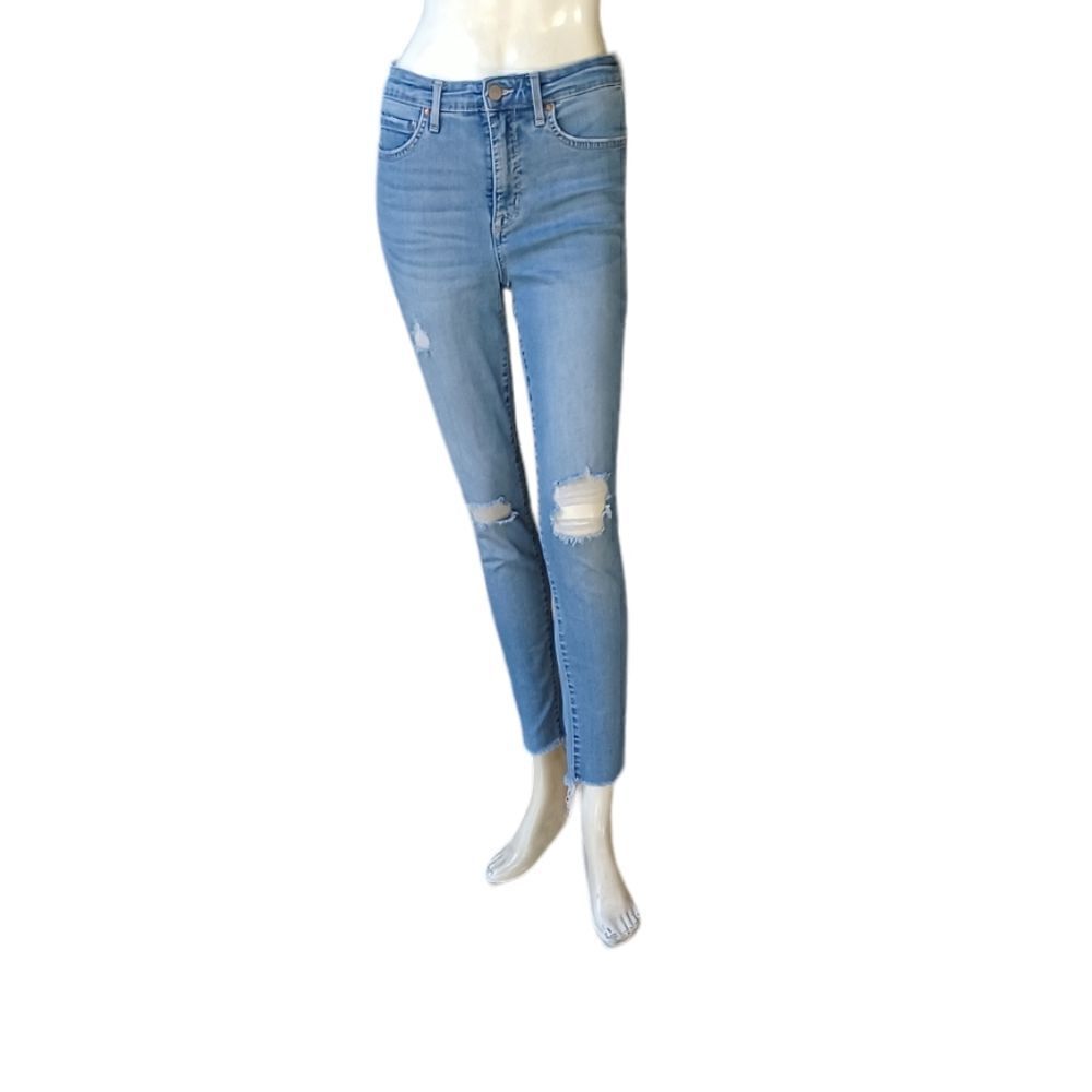 694840.....FRAYED High Rise Skinny Jeans Size 6/28