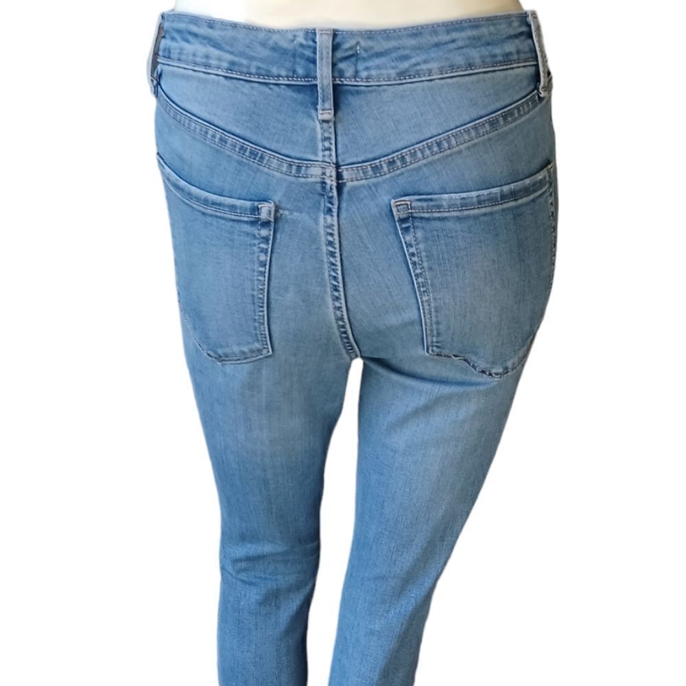 694840.....FRAYED High Rise Skinny Jeans Size 6/28