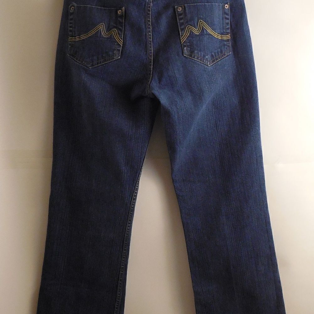 433616...Ellemenno Bootcut Jeans Size 11