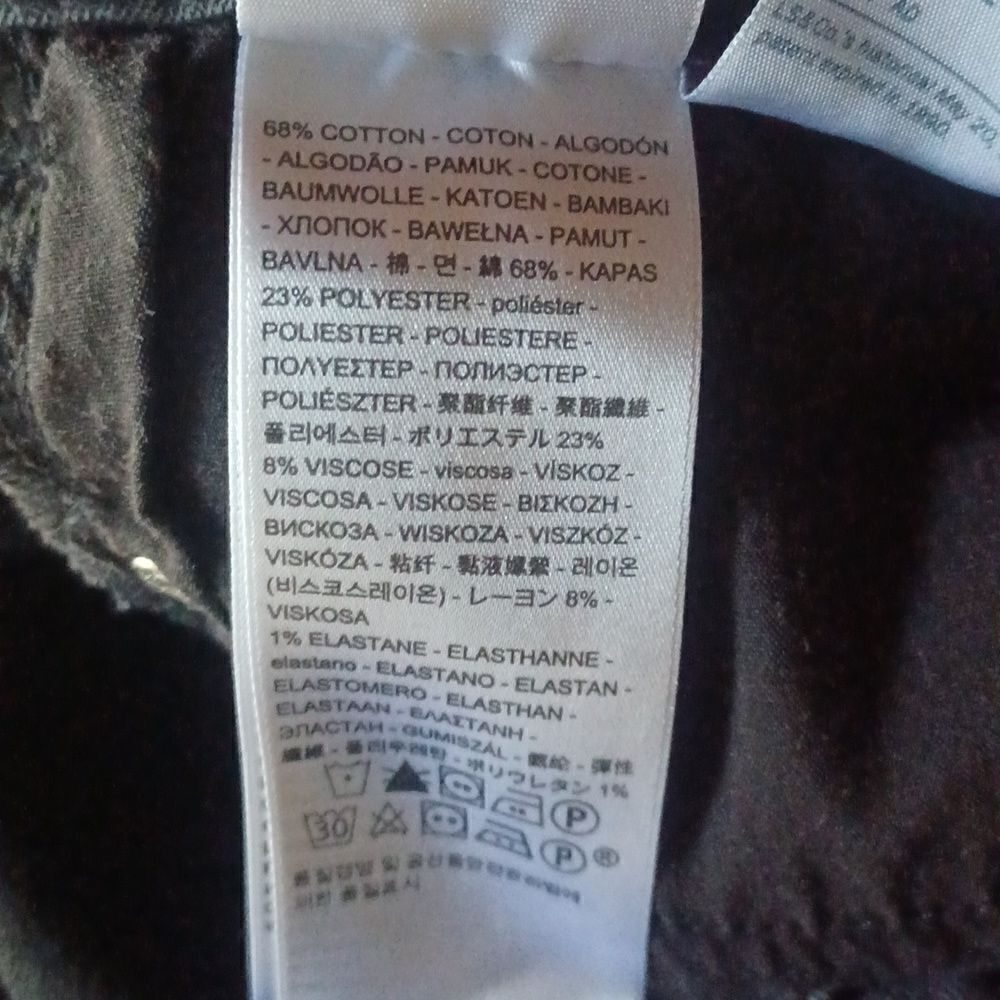 667943....Levi's 711 Skinny Jeans Size 28