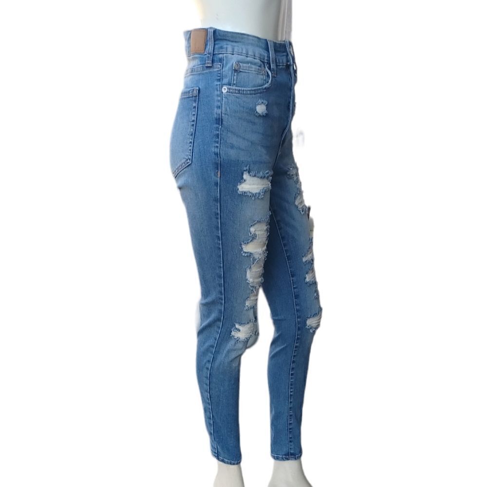 668043....Aeropostale Skinny Jeans Size 8R 24"W, 27"Inseam, 10"Rise