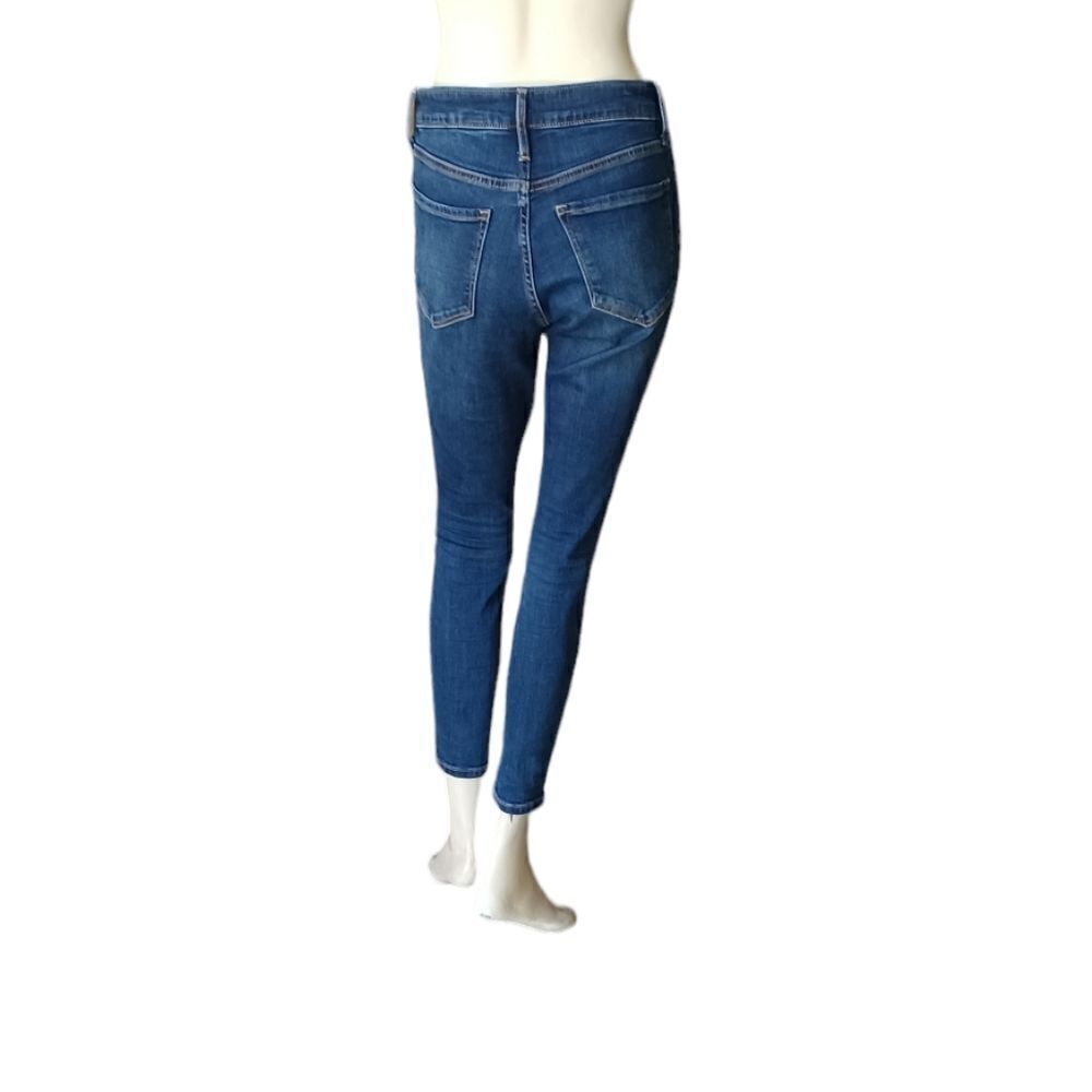 Sku# 7003117.....Old Navy Skinny Jeans Size 6P W26" 25"Inseam 9"Rise