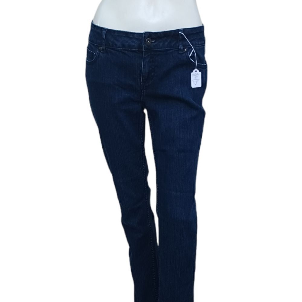 42365.... Simply Vera Straight leg Jeans Size 4