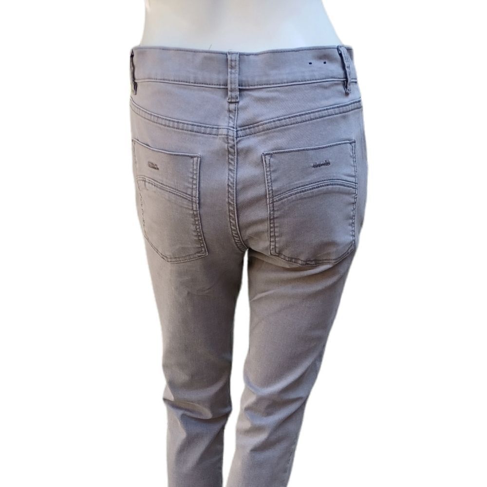 44271....RSQ Super Skinny Jeans Size 18JR W28" 26Inseam  8 1/2" Rise