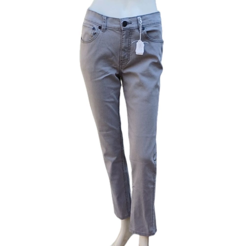 44271....RSQ Super Skinny Jeans Size 18JR W28" 26Inseam  8 1/2" Rise