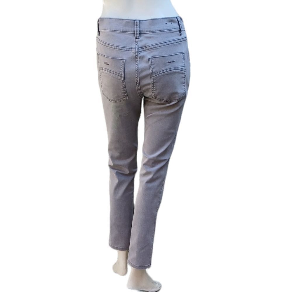 44271....RSQ Super Skinny Jeans Size 18JR W28" 26Inseam  8 1/2" Rise