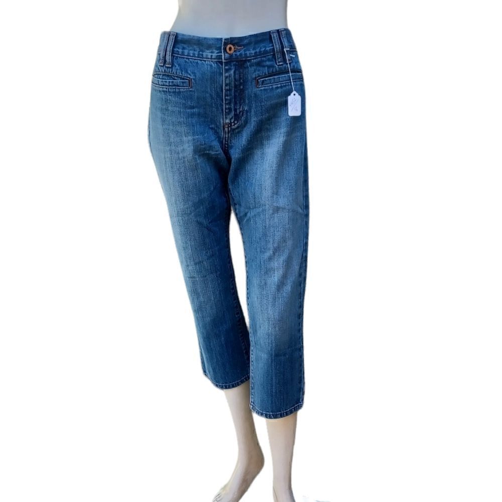 44328...Old Navy Low Waist Crop Jeans Size 8, W30" 22"Inseam 9"Rise
