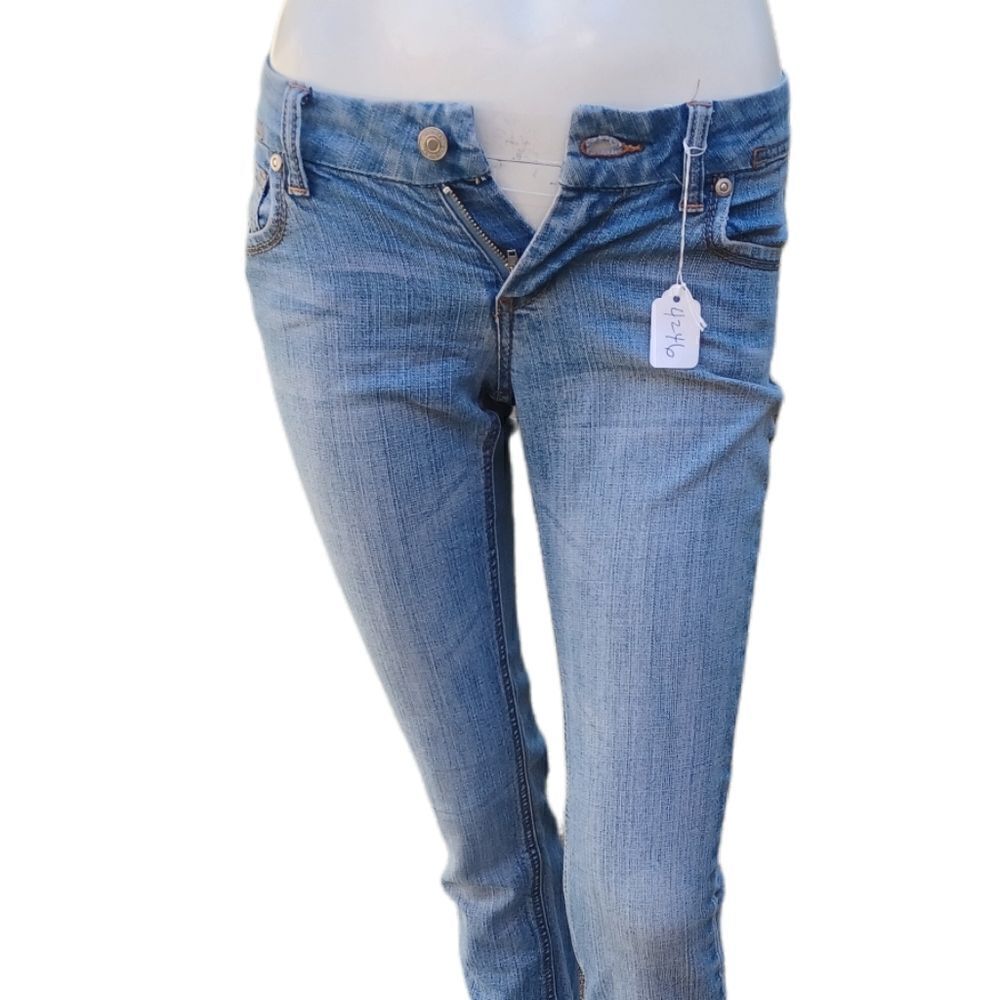 42466...Forever Twenty one Straight leg Jeans Size 24