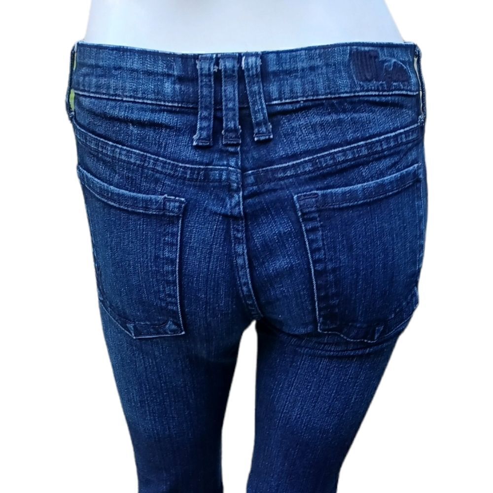 44989......Kut from the Kloth Skinny Jeans Size 2, W26"  25"Inseam  8"Rise