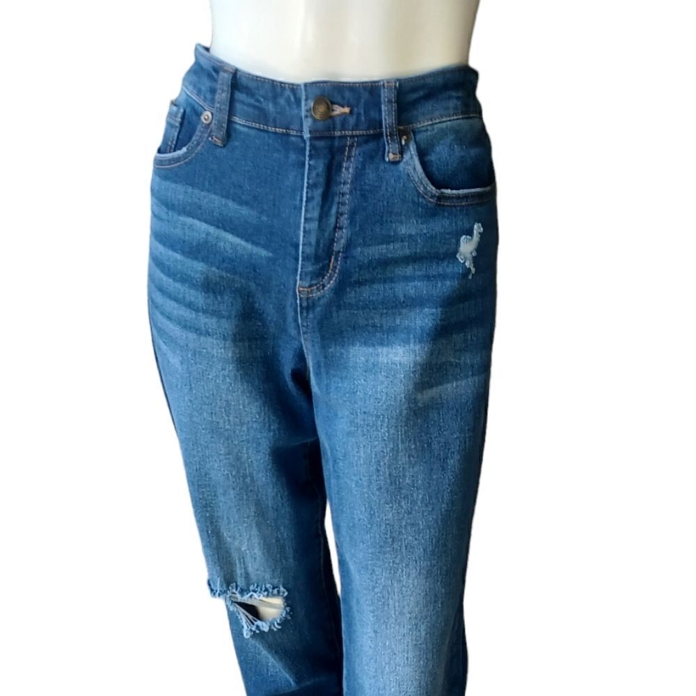 69634.....Scoop Crop Straight leg Jeans Size 8, W29"  25"Inseam 10"Rise