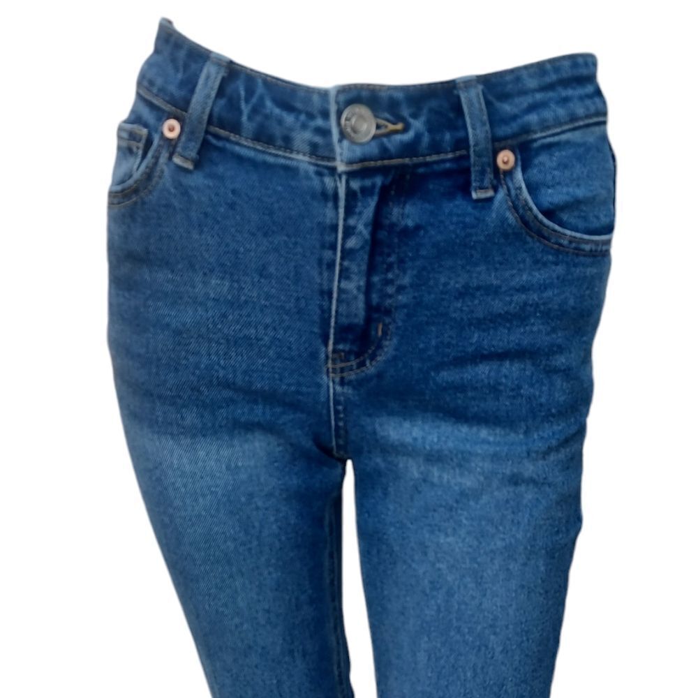 4118....Wild Fable Straight leg Jeans Size 00