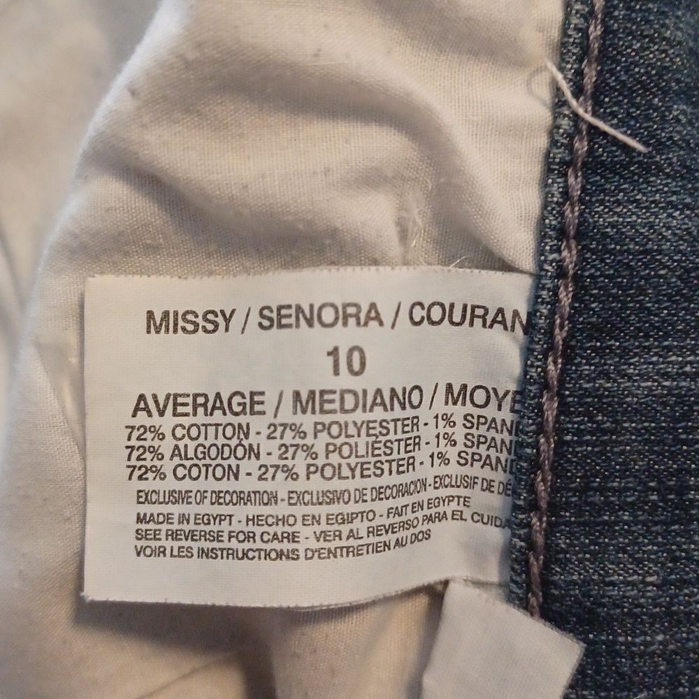 436630....Gloria Vanderbilt Straight leg Jeans Size 10, W29" 23"Inseam 10"Rise