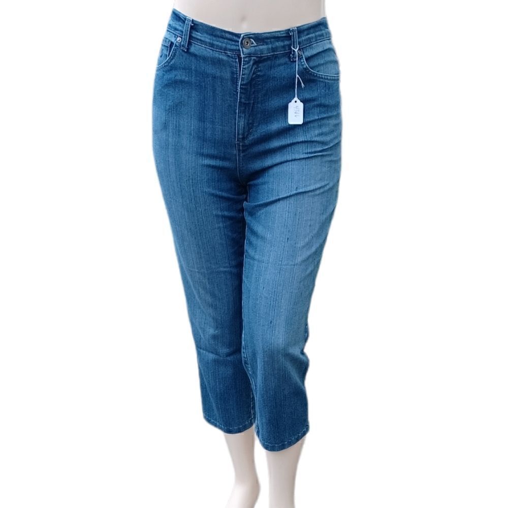 436630....Gloria Vanderbilt Straight leg Jeans Size 10, W29" 23"Inseam 10"Rise