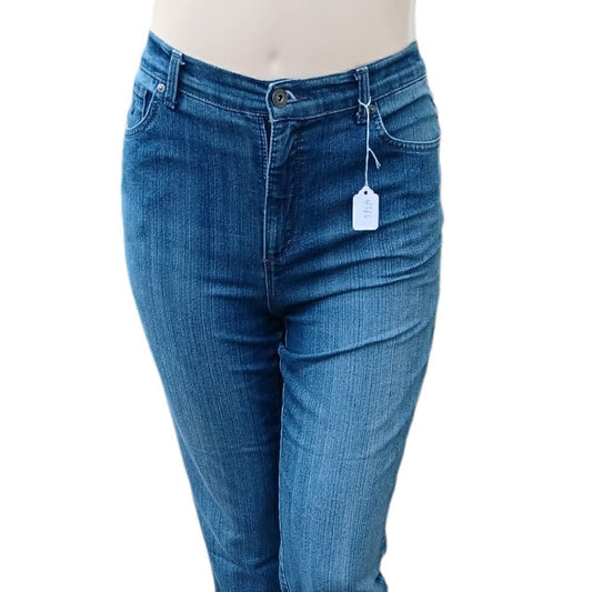 436630....Gloria Vanderbilt Straight leg Jeans Size 10, W29" 23"Inseam 10"Rise