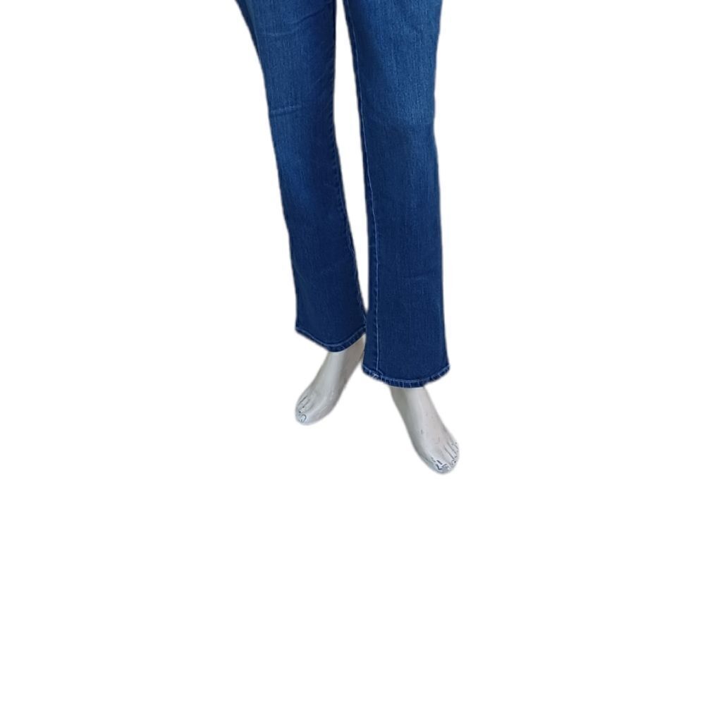122115.Gloria Vanderbilt Straight leg Jeans Size 8, W28" 28"Inseam 10"Rise