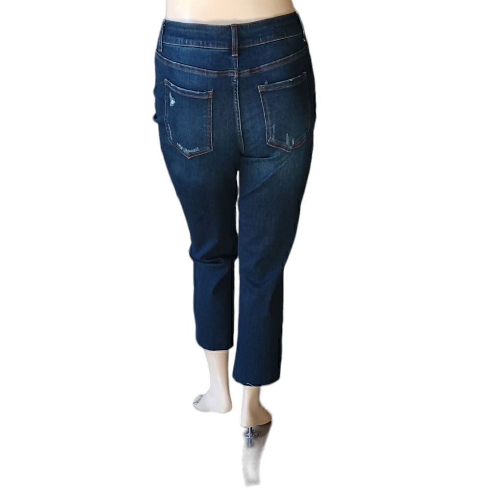 674546...Time And Tru High Rise Crop Jeans Size 12, W30" 24"Inseam  11"Rise