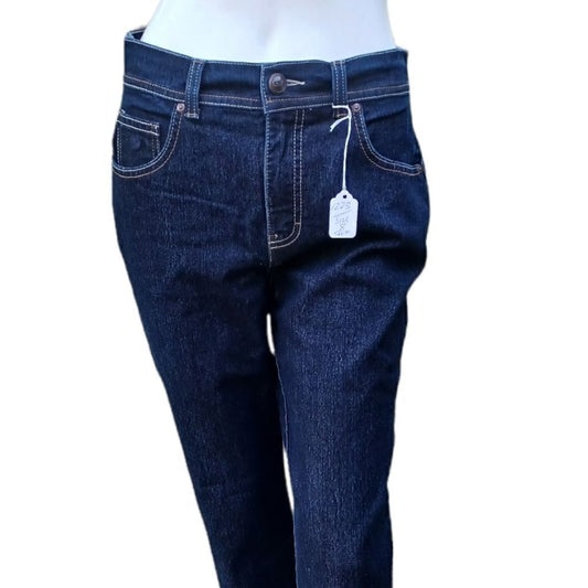 12238..Gloria Vanderbilt Straight leg Size 8 Short, W28" 27"Inseam 10"Rise