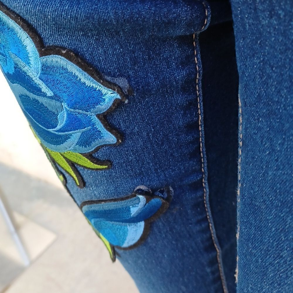 43177....Kaba Skinny Jeans Size 7