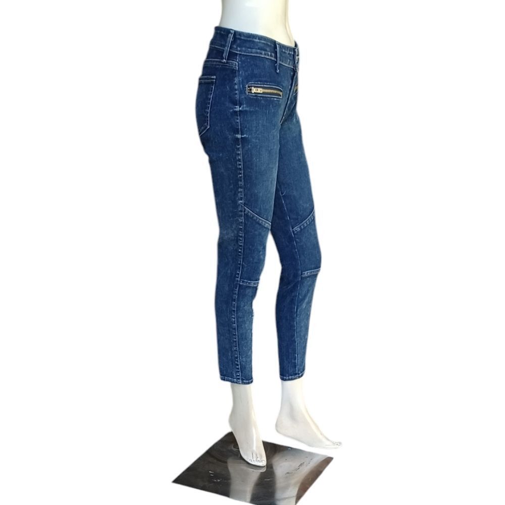 4183.....G by Guess Skinny Jeans Size 26, 25" Inseam 8" Rise