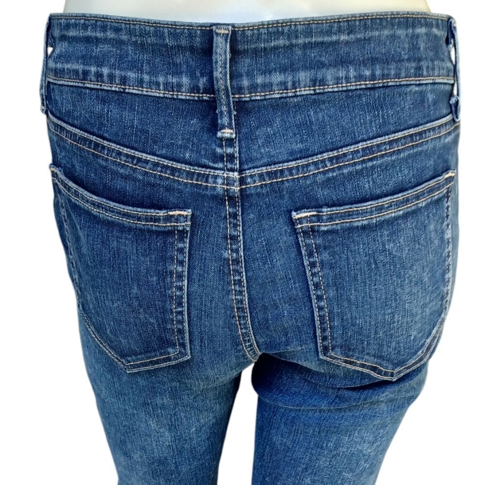 4183.....G by Guess Skinny Jeans Size 26, 25" Inseam 8" Rise