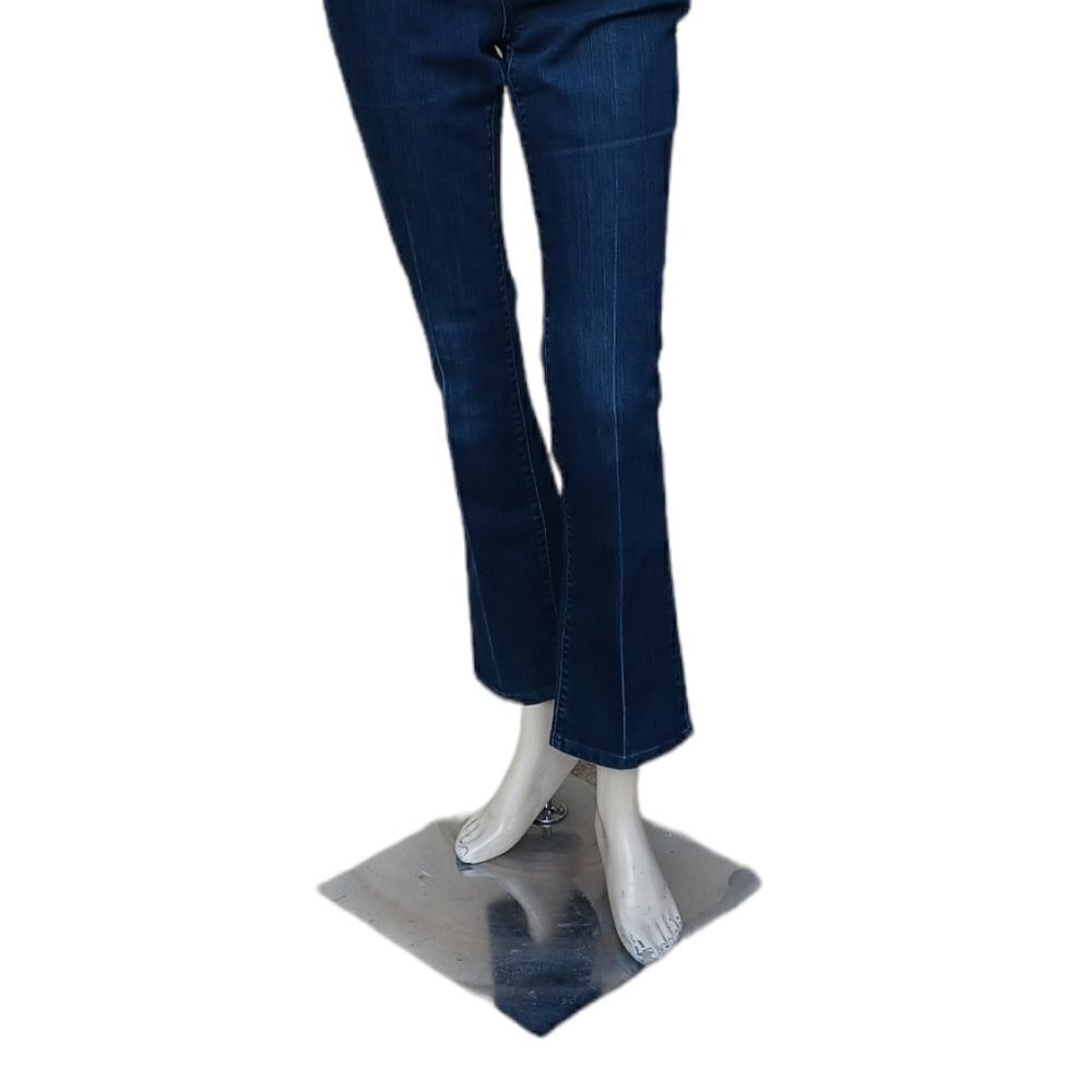 10469....DKNY Bootcut Jeans Size 2, W29" 28"Inseam  8"Rise