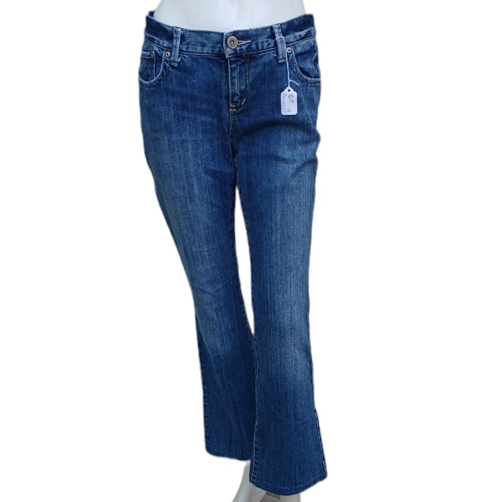 50377...Preowned Mossimo Supply Co Bootcut Jeans Size 7, W28" 27"Inseam  8"Rise