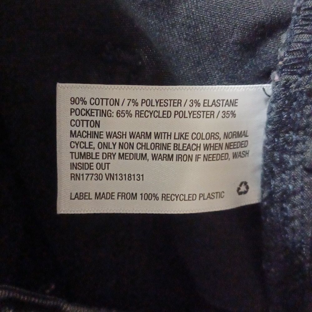 663942...Universal Thread Black Jean Shorts Size 0/25R, 3" Inseam 9" Rise