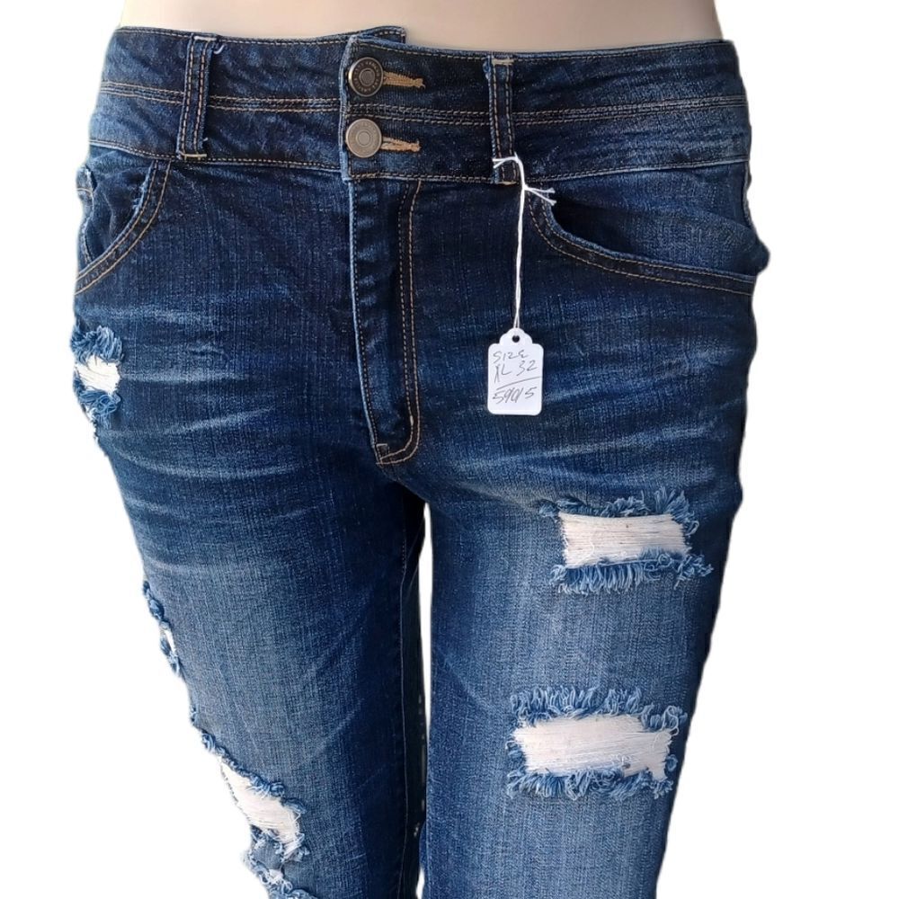 59015...Kancan Straight leg Jeans Size XL 32 , 29 1/2"Inseam 10"Rise