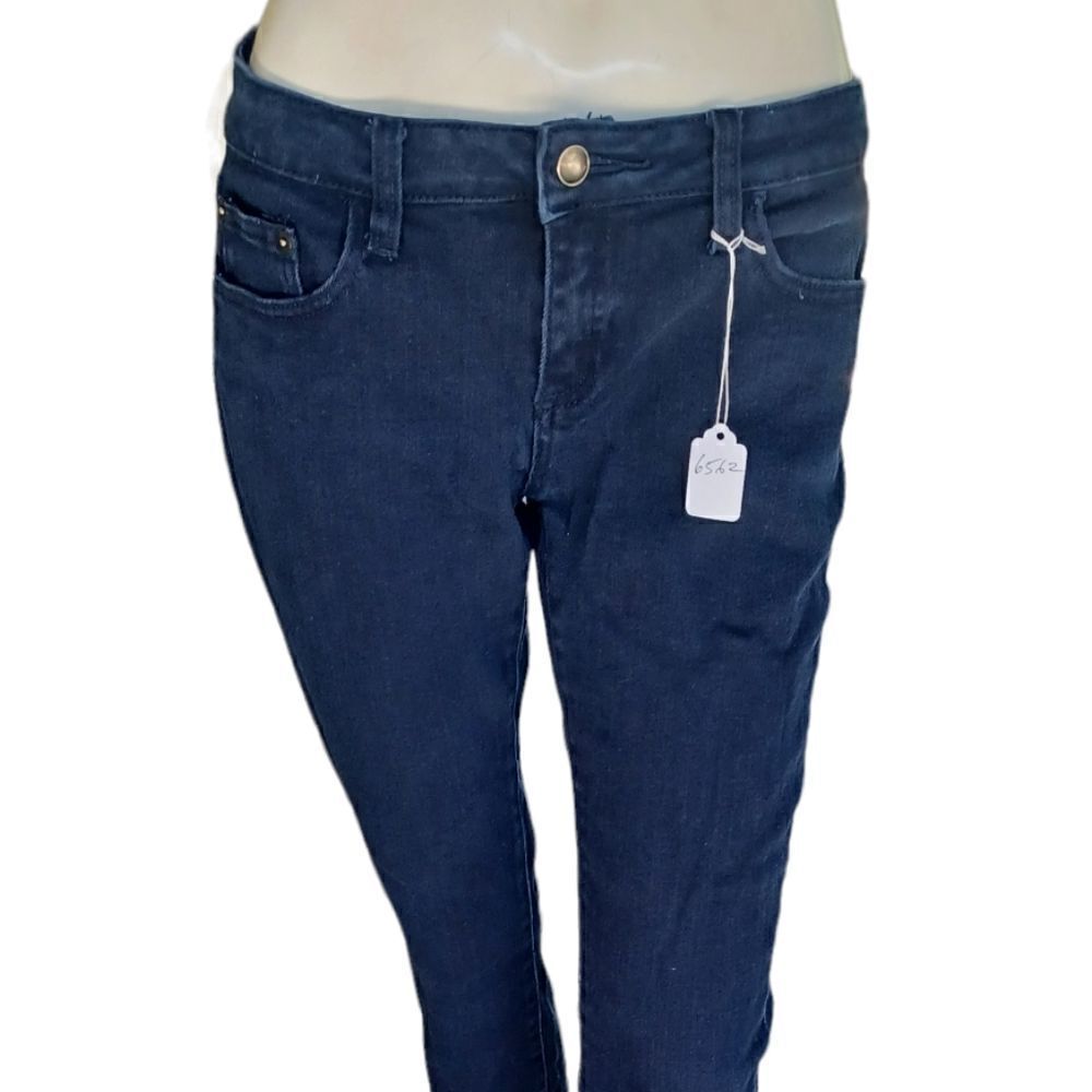 656224....Skinny Jeans Size 28