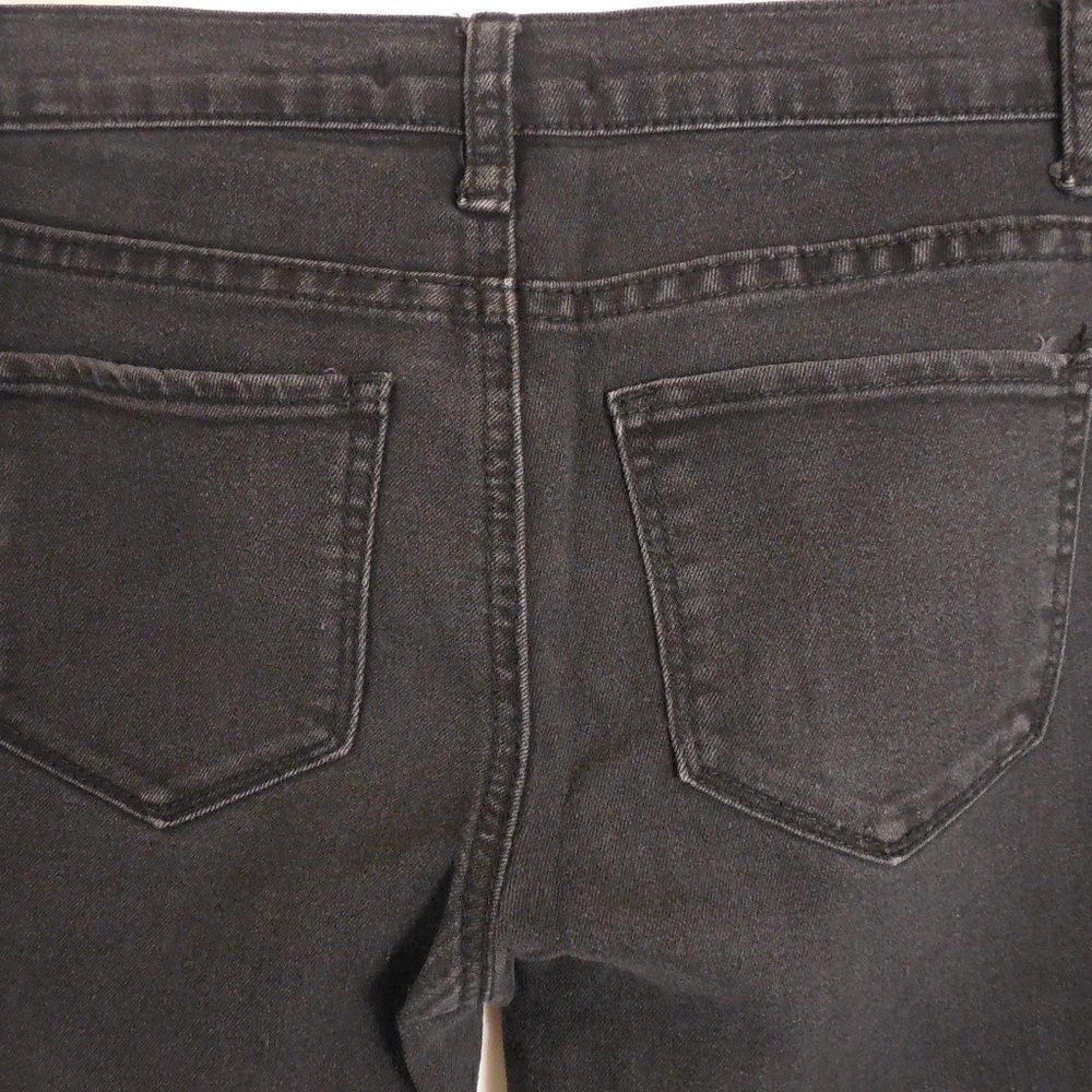 50526....Forever 21 Black Skinny Jeans Size 25
