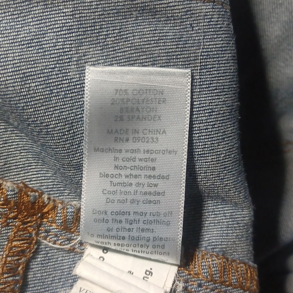 640239...Bullhead Jegging Jeans Size 28, 26" Inseam 9" Rise