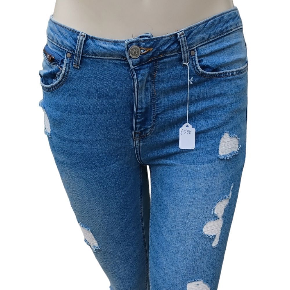 65069...Forever 21 Skinny Jeans Size 28