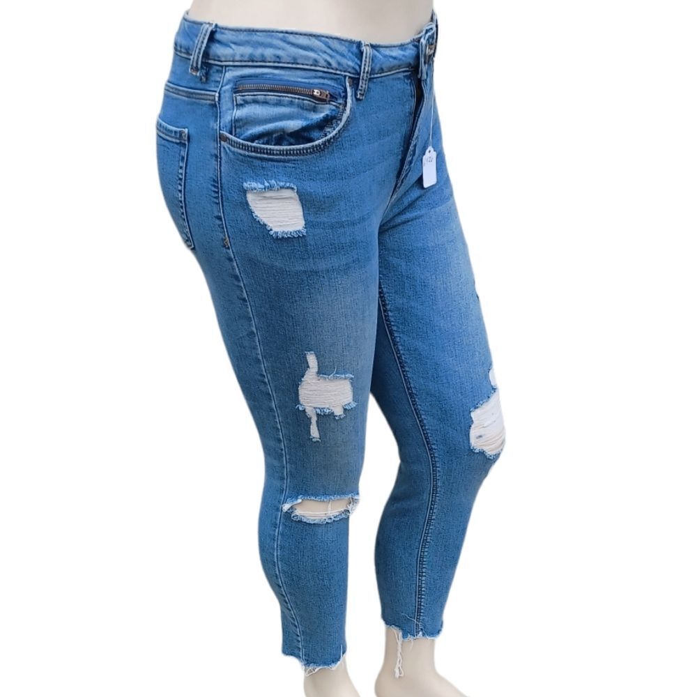 65069...Forever 21 Skinny Jeans Size 28