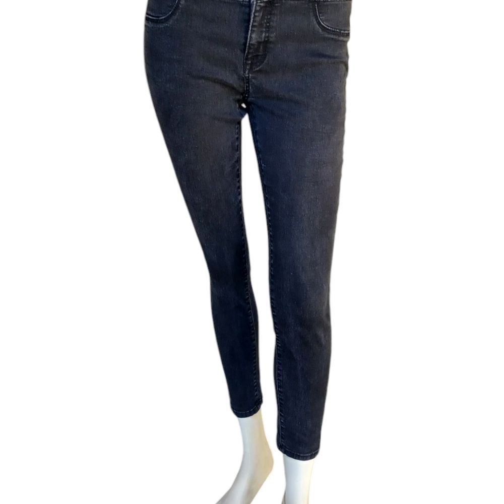 4185....Refuge Black Skinny Jeans Size 8, W26" 25"Inseam 10"Rise
